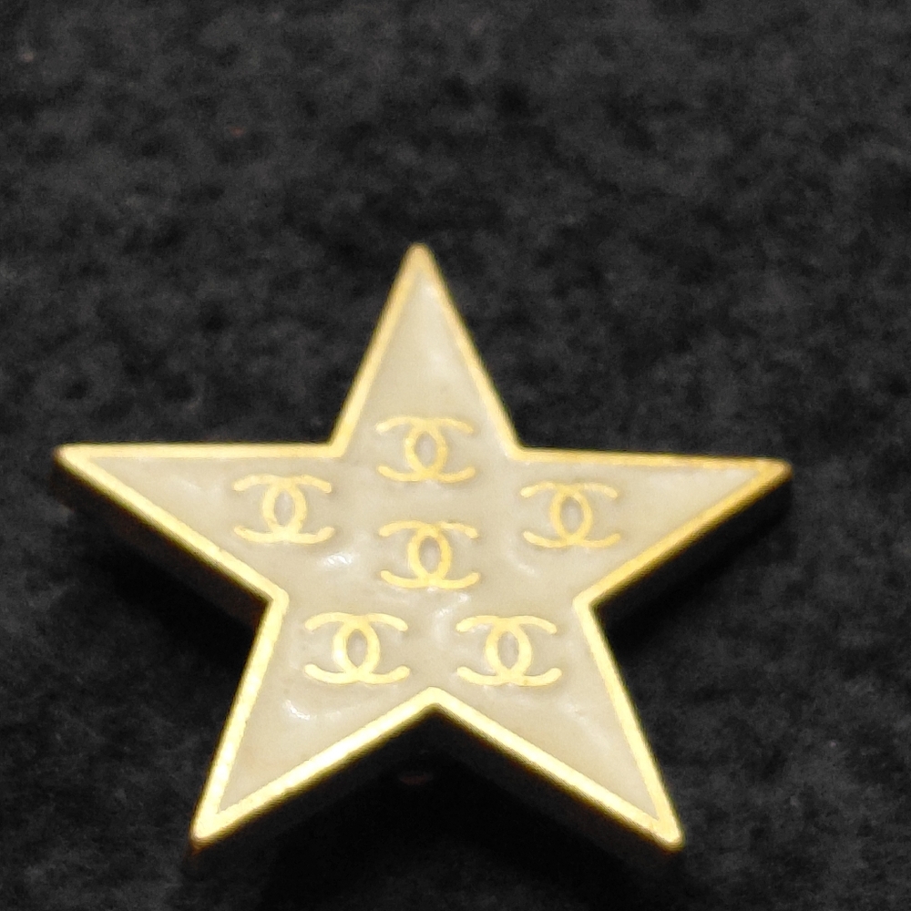 Chanel Star Coco Mark Earrings Clip-On White Gold - Picture 4 of 12